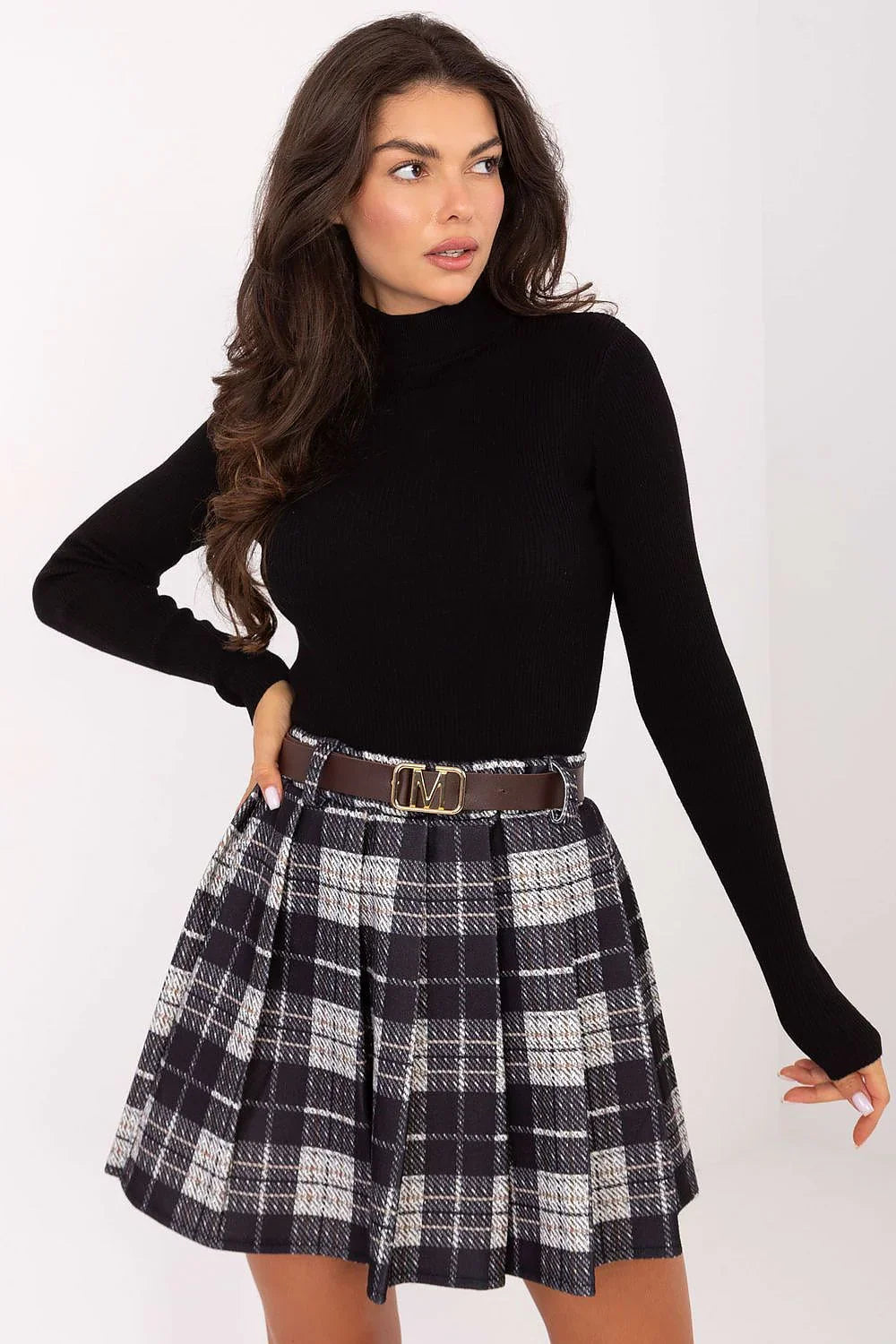 Short skirt