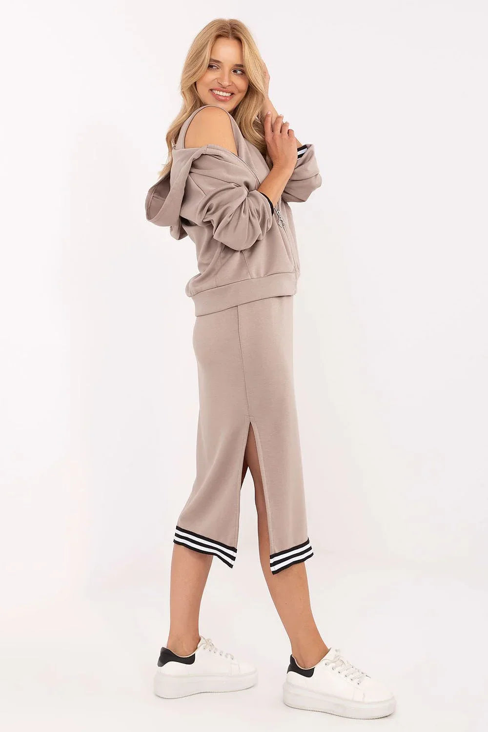 Women's Hoodie - Crew Neck With Regular Fit