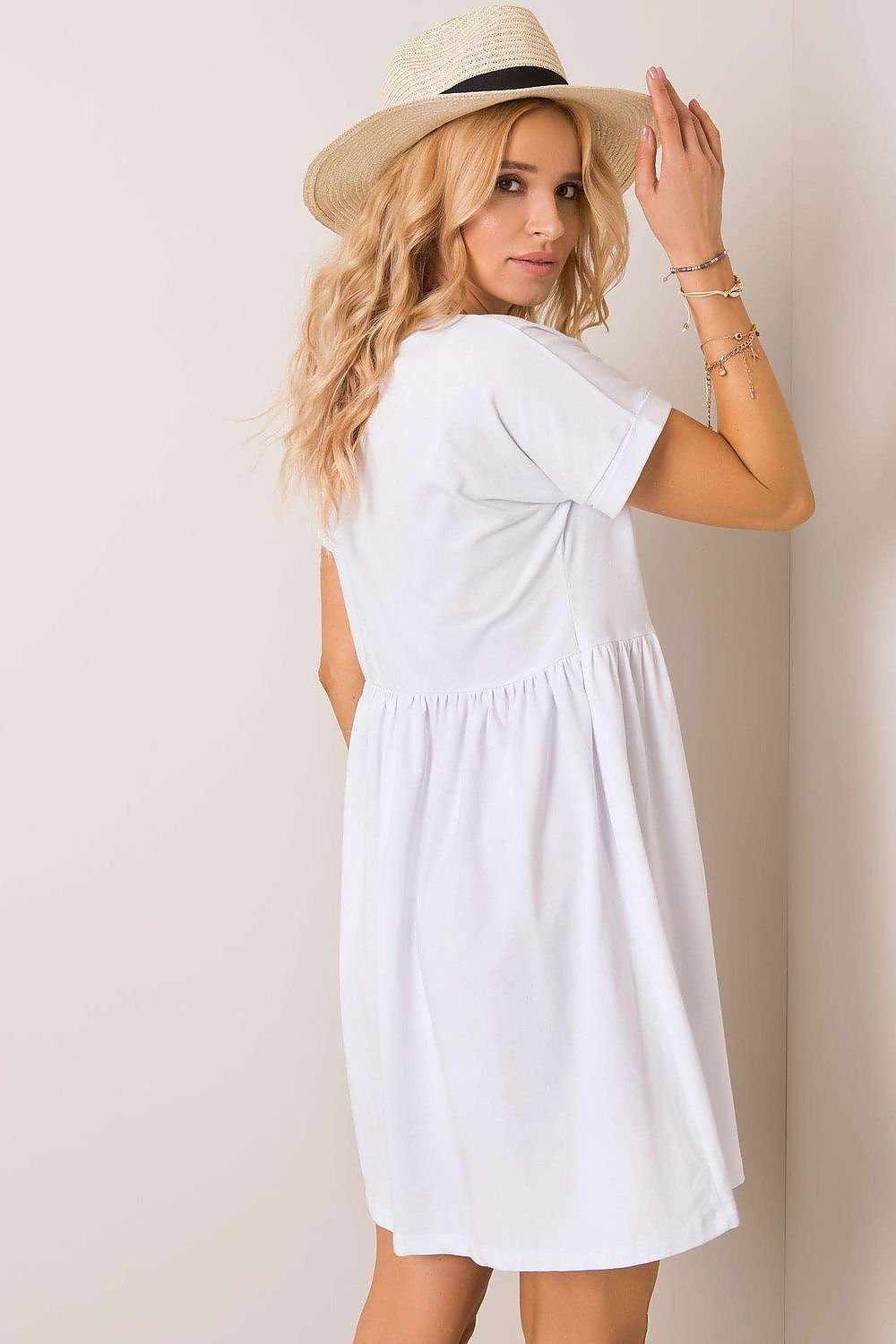 Women's Knee-Length Day Dress – Relaxed With Short Sleeves