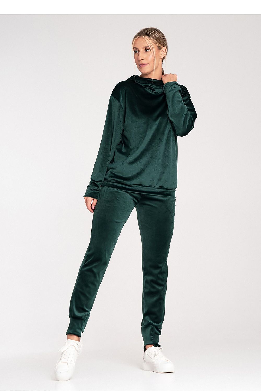 Women's Sweatshirt - Mock-Neck With Relaxed Fit