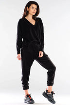 Women's Sweatshirt - V-Neck With Relaxed Fit