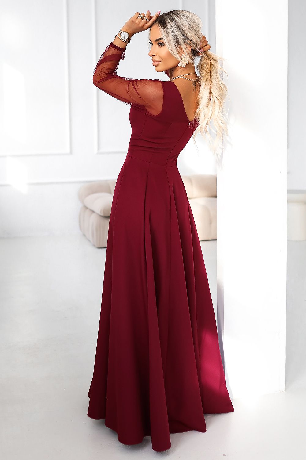  Long dress model 222146 Numoco 