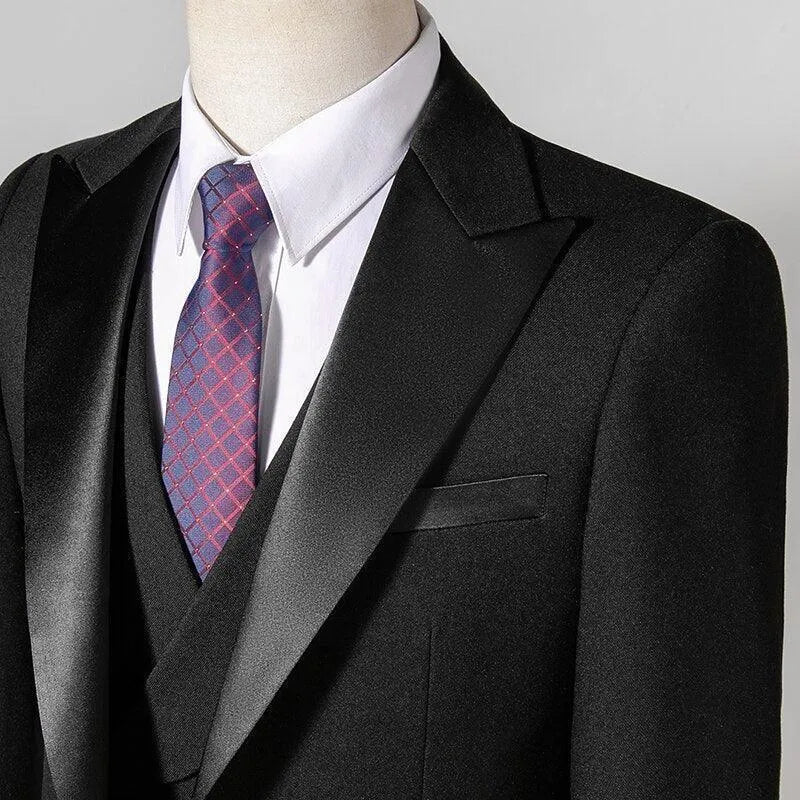 Elegant Men’s Tuxedo Suit - Solid Single-Breasted