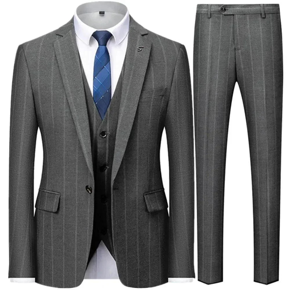 Elegant, Professional Men’s Suit - Striped Single-Breasted