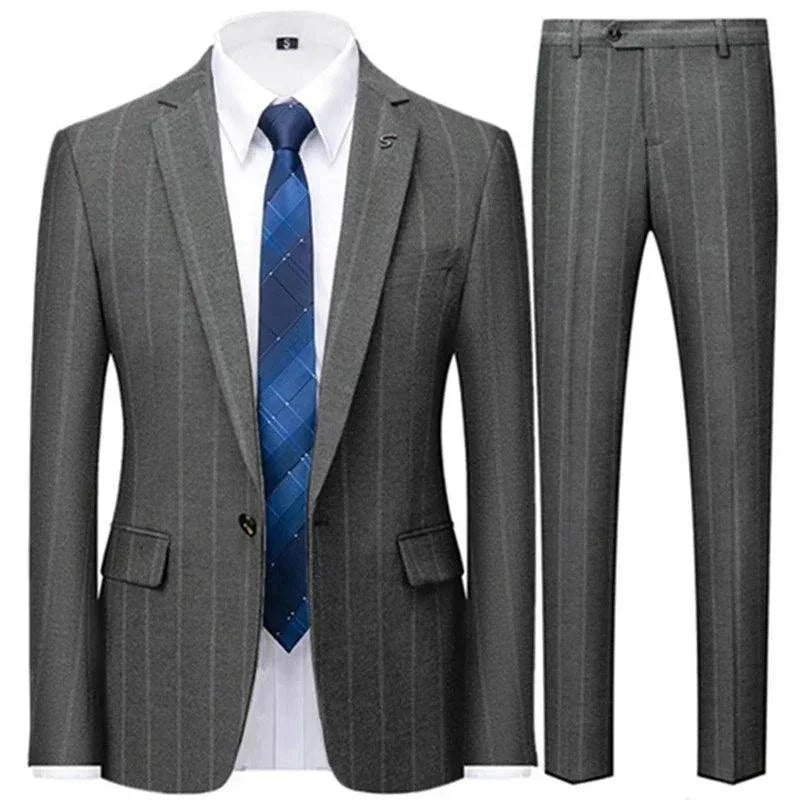 Elegant, Professional Men’s Suit - Striped Single-Breasted
