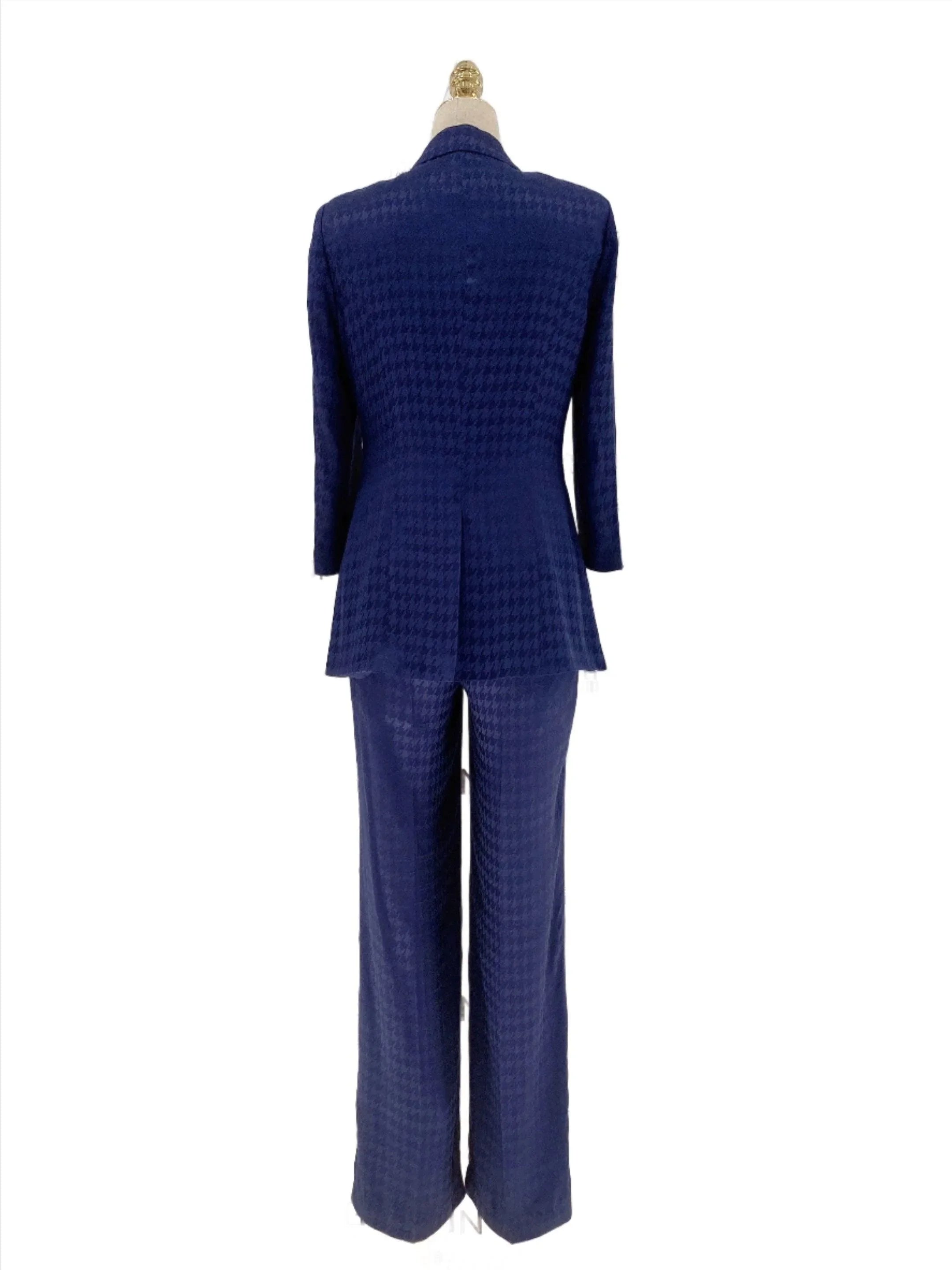 Elegant Women's Pant Suit - Plaid Button