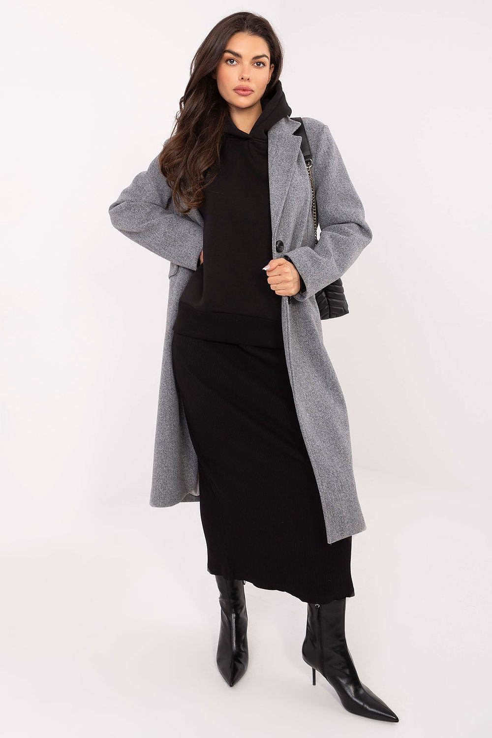 Women's hoodie black long sleeves styled view