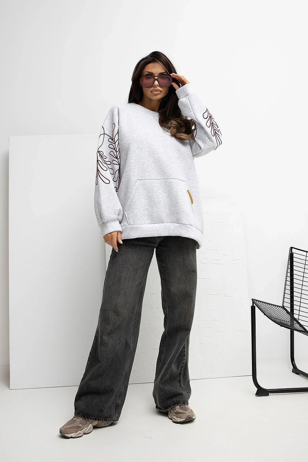 Women's sweatshirt Oversized Embroidered Kangaroo Pocket Crew Neck – view 5